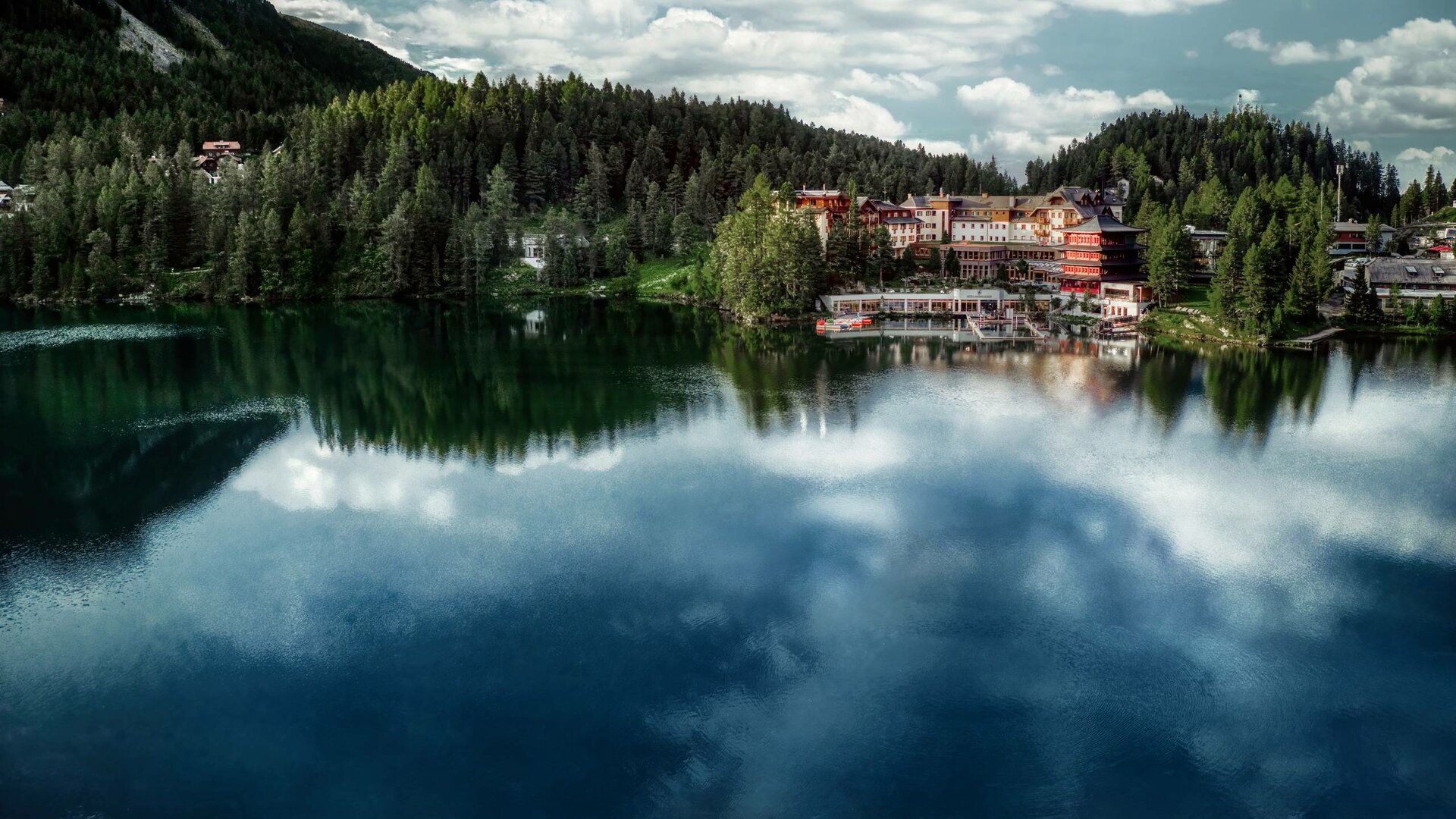The lakeside wellness hotel Austria in Carinthia
